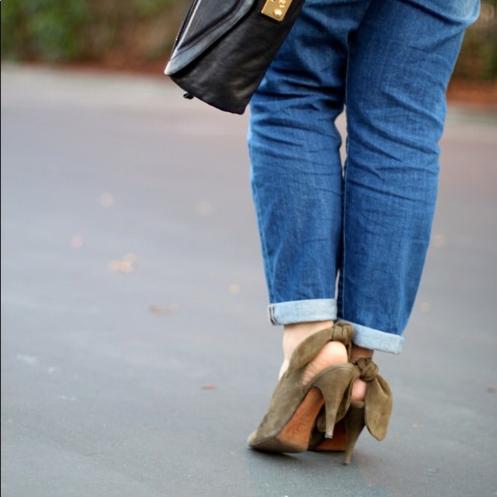 Carven Olive Green Suede Slingback With Bow - Picture 7 of 8
